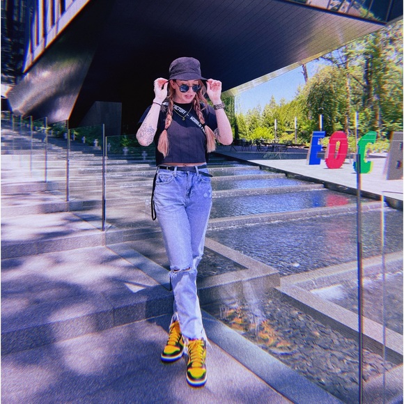 Meet your Posher! ππ€π€π» - Picture 7 of 7